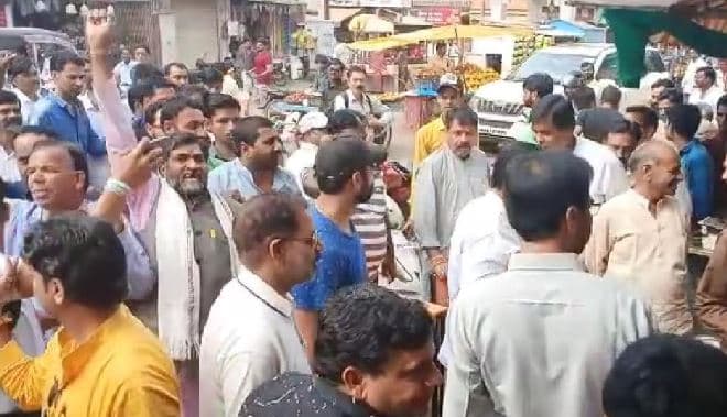 रेलवे के कार्यक्रम में जोरदार हंगामा, विधायक ने किया बहिष्कार