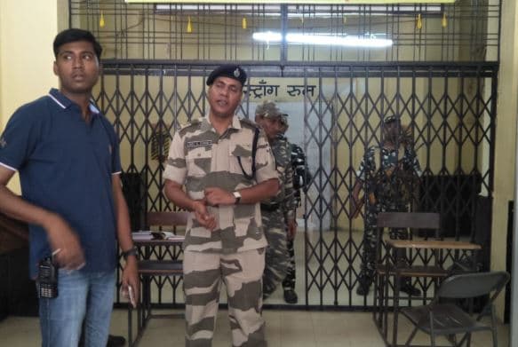 ईवीएम पर नजर नहीं रखेगी तीसरी आंख, स्ट्रांग रूम के सीसीटीवी बंद