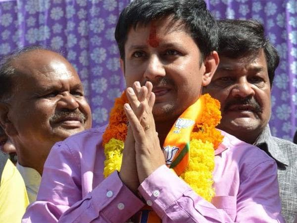आकाश का तंज, बोले इसलिए नहीं हो पाया राहुल गांधी का बौद्धिक विकास