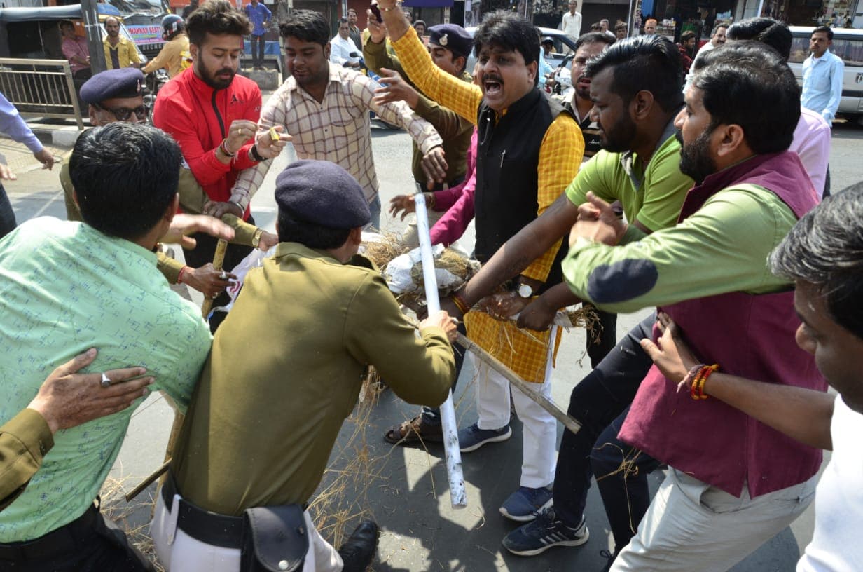 पहले राहुल गांधी के हिन्दू होने का सबूत दें दिग्विजय सिंह -राम बंसल