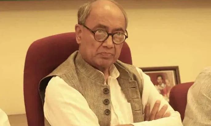 अतिथि विद्वानों के समर्थन में आये दिग्विजय, सरकार को दी नसीहत