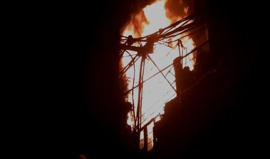 कास्मेटिक की दुकान में लगी आग, लाखों का नुकसान