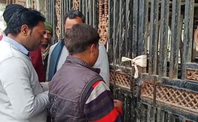 प्रशासन की कार्रवाई, तीन मैरिज गार्डन किये सील
