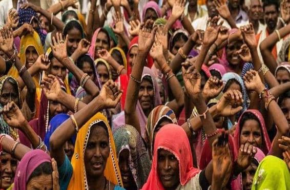 महिलाओं को घर-घर जाकर ग्राम सभाओं में आने का न्यौता देगी सरकार