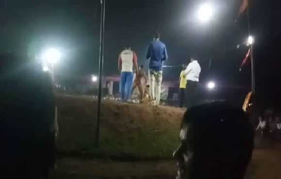 कुश्ती के दौरान पहलवान की मौत, जमीन पर गिरा फिर नहीं उठा