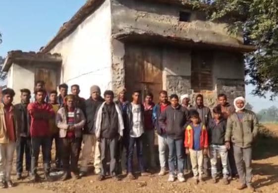 सरकारी राशन की कालाबाज़ारी करते कैमरे में कैद हुई महिला संचालक!
