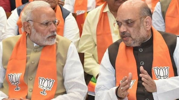 भाजपा ने बुलाई संसदीय दल की बड़ी बैठक, साध्वी और हेगड़े होंगे बाहर!