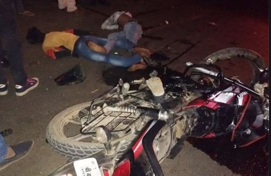 MP में दर्दनाक सड़क हादसे में 4 की मौत, गाड़ियों के उड़े परखच्चे, दूर-दूर जा गिरे शव