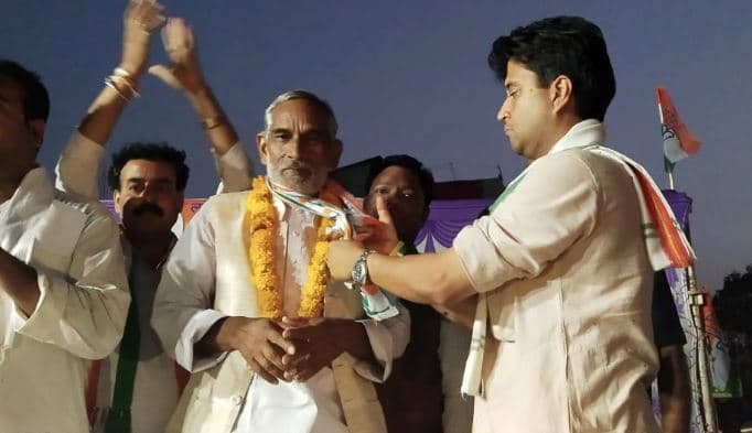 सिंधिया के गढ़ में बसपा को एक और झटका, अब इस नेता ने थामा ‘हाथ’