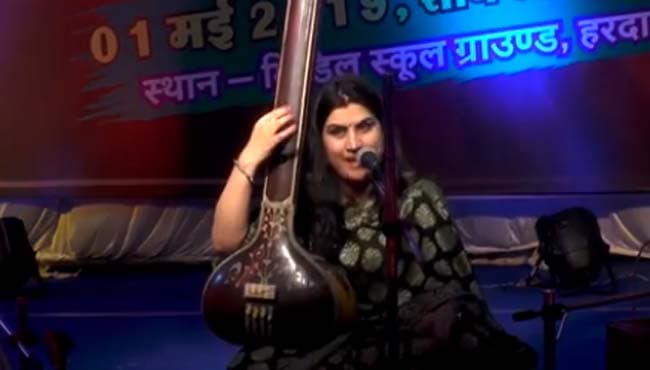 शास्त्रीय गायिका ने सुरीले अंदाज में की मतदान की अपील