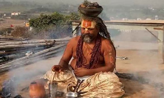 अब बाबा मांगे ‘उड़न खटोला’