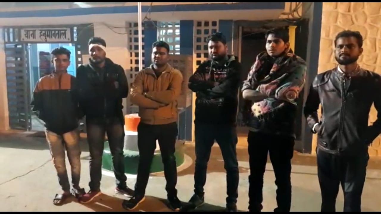 NSUI के जिलाध्यक्ष के घर पर अज्ञात लोगों ने फेंका बम , कोई जनहानि नहीं