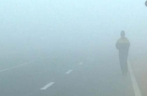 कोहरे की चादर में लिपटा पूरा प्रदेश, कई ट्रेने लेट, ग्वालियर-चंबल संभाग में जीरो हुई दृश्यता