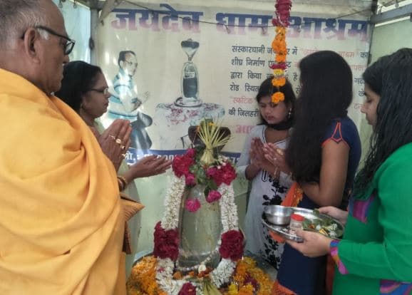 दावा: MP में यहां हैं दुनिया का दूसरा सबसे बड़ा “स्फटिक शिवलिंग”, दर्शन मात्र से दूर होते हैं संकट
