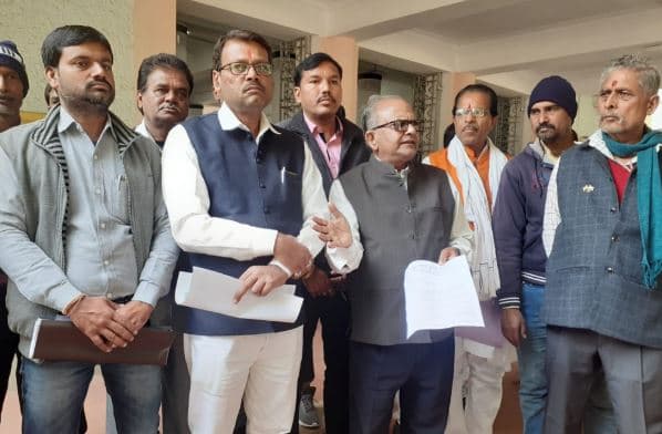बारिश में खराब हुई धान को लेकर किसानो का प्रदर्शन, कलेक्टर ने दिया आश्वासन