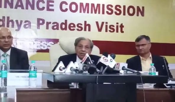 वित्त आयोग के चेयरमैन से मिले सीएम कमलनाथ, कृषि क्षेत्र में किए गए काम की तारीफ