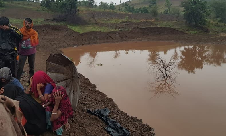 तालाब में नहा रहे तीन मासूमों की डूबने से हुई मौत