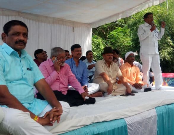 भाजपा के किसान आंदोलन में नदारद रहे किसान, बिना ज्ञापन दिया ही लौटे भाजपाई
