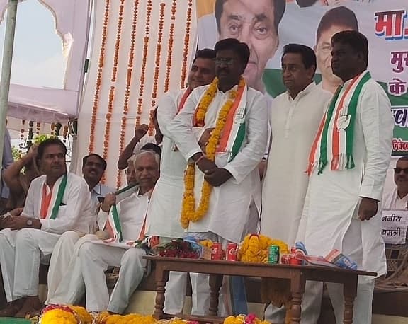 बीजेपी को झटका, अब इस नेता ने थामा कांग्रेस का हाथ