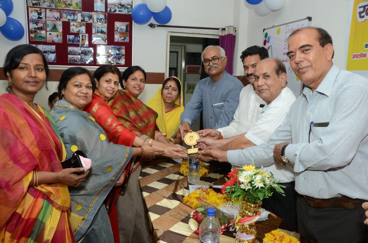कुपोषित बच्चों के लिए दान किए 23 यूनिट रक्त, संगठन ने 110 रक्त दाताओं और 15 चिकित्सकों का किया सम्मान