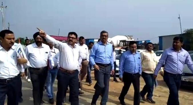 PM आवास के मकानों का पीएस ने किया निरीक्षण, खामियां देख जताई नाराजगी