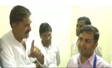 वर्तमान सरकार का जिलाध्यक्ष हूं, मेरा जो होगा वो होगा, आपके बच्चे भी भूखे मरेंगे