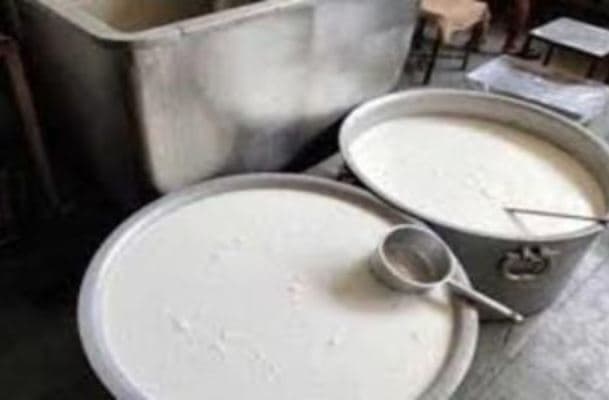 फिर शुरू हुआ मिलावट के खिलाफ अभियान, नकली दूध फैक्ट्री पर छापा, दो गिरफ्तार