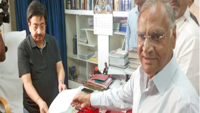 सांसद बने रहेंगे शेजवलकर, महापौर पद से दिया इस्तीफा