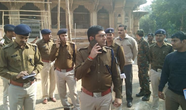 मतगणना स्थल की सुरक्षा का एसपी ने लिया जायजा