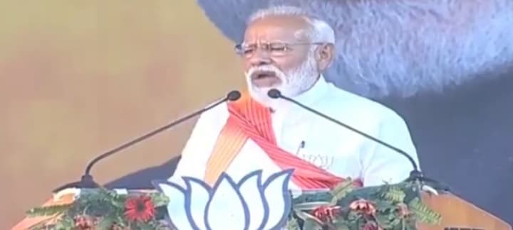 पहली बार है जब देश की जनता देश को बनाने चुनाव लड़ रही है :मोदी