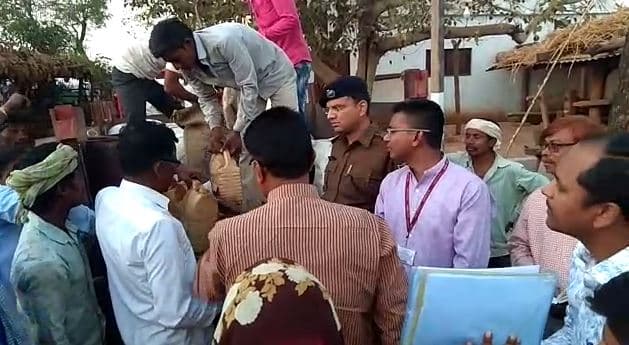 आग से 15 घर जलकर खाक, चार जानवर भी झुलसे, राहत कार्य में जुटा प्रशासन