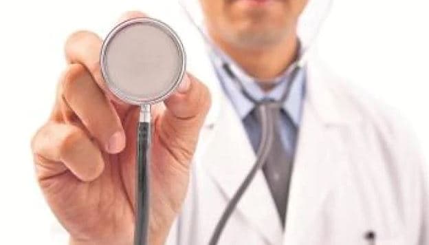 पीएस ने पकड़ा झोलाछाप डॉक्टर, बोला 12 साल से चला रहा हूँ क्लीनिक