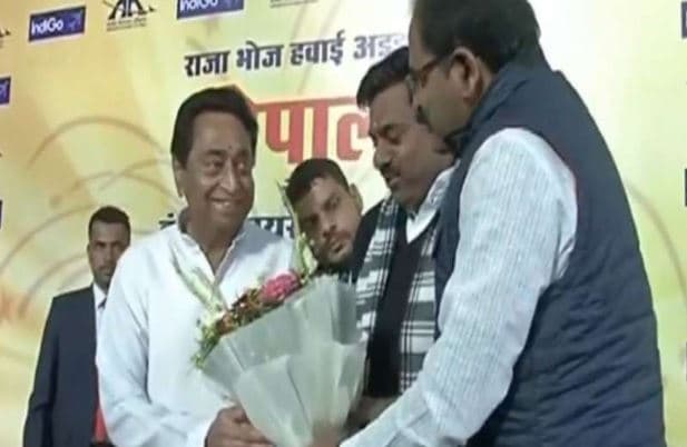 लेट हुए कांग्रेसी…भाजपा नेताओं ने गुलदस्ता देकर किया सीएम का स्वागत