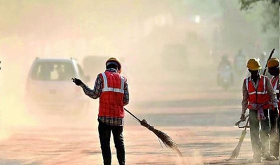 शहर में गंदगी चर्म पर, निगम नही वसूल रहा स्पॉट फाइन