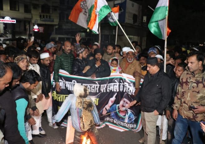 ननकाना साहिब गुरुद्वारे पर हमले के विरोध में पाक पीएम का भोपाल में पुतला दहन