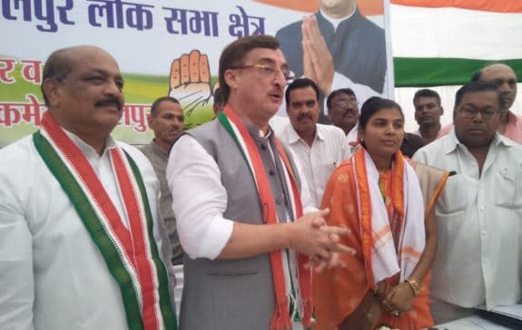 बीजेपी को झटका, जनपद अध्यक्ष, 4 जनपद सदस्य समेत 20 कार्यकर्ता कांग्रेस में शामिल