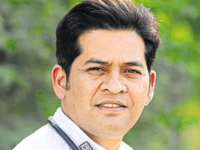 सरकार की कार्यप्रणाली से खफा व्हिसल ब्लोअर ने सोशल मीडिया पर खोला मोर्चा