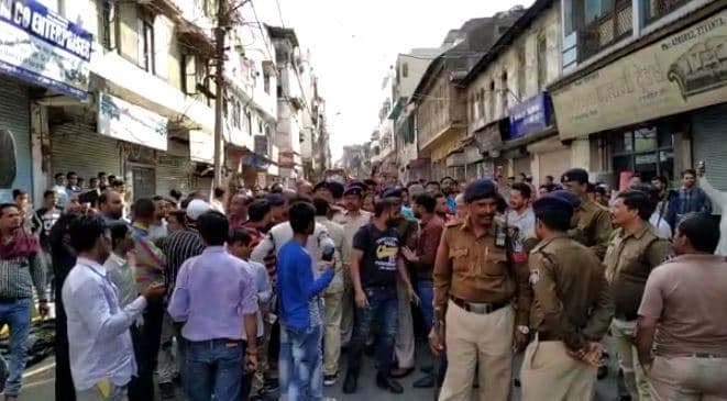 पुलिसकर्मियों ने व्यापारी से की मारपीट, वीडियो वायरल, 4 सस्पेंड