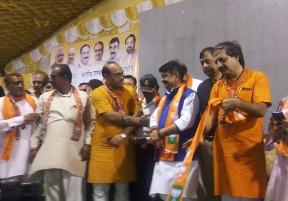 बेटे की सीट मुश्किल से बचा पाए कमलनाथ, बड़े नेताओं को कार्यकर्ताओ ने हराया : कैलाश