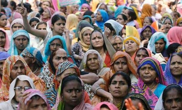 ग्रामीण महिलाओं को मिस्त्री, प्लंबर और इलेक्ट्रीशियन बनाएगी सरकार