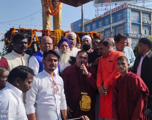 सर्वधर्म श्रद्धांजलि के कार्यक्रम में बोले धर्म गुरु, ‘बाबा के संविधान ने जोड़ रखा है सभी धर्मों को’