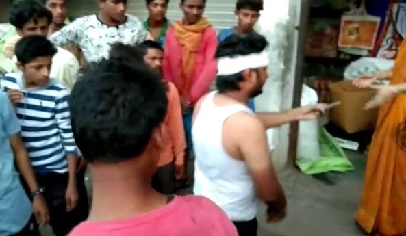 दिन दहाड़े कट्टा अड़ाकर व्यापारी से चार लाख की लूट