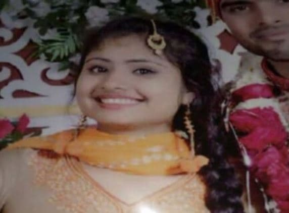 पबजी खेलकर सोई युवती ने लगाई फांसी, पास में सो रहे भाई को भनक तक नहीं लगी