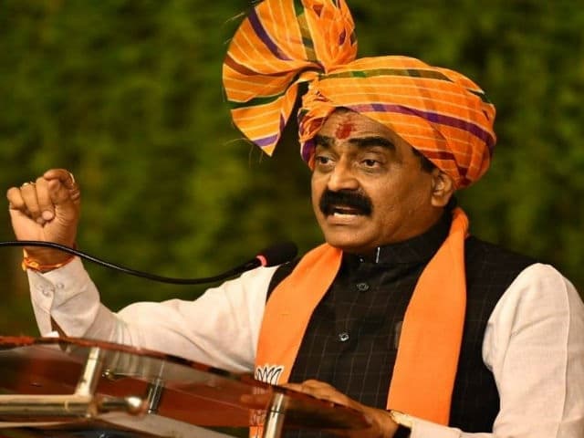 राकेश बोले-समझ नही आ रहा शराब पर इतना जोर क्यों दे रही है सरकार