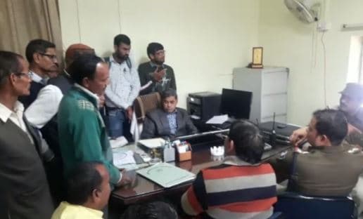 दिल्ली ले जाने देते तो बच जाता छात्र, परिजनों ने अस्पताल पर लगाए आरोप