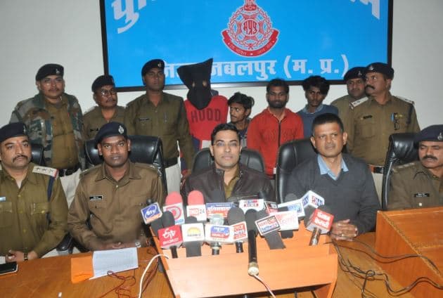 खुलासा: कार्टून चुराकर ले जा रहे युवक को लगा करंट, साथियों ने नहर में फेंकी बॉडी