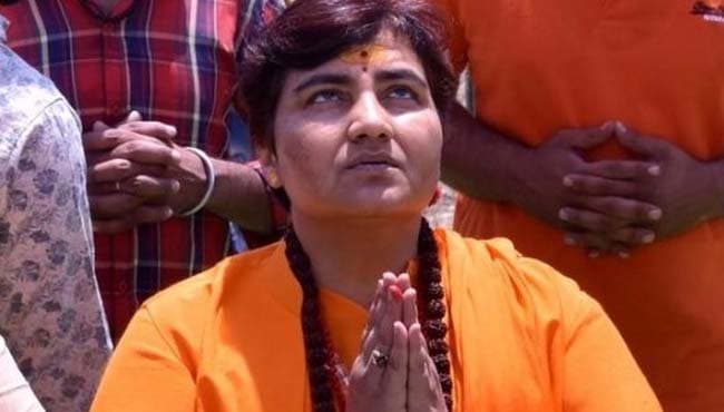 कांग्रेस MLA के खिलाफ थाने पहुंची प्रज्ञा ठाकुर, पुलिस ने दर्ज नहीं की FIR, धरने पर बैठीं