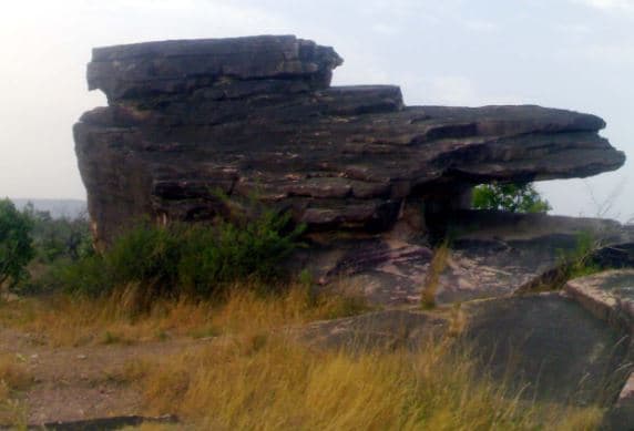 आदमगढ़ की पहाड़ी पर अब 25 रुपये में मिलेगा प्रवेश