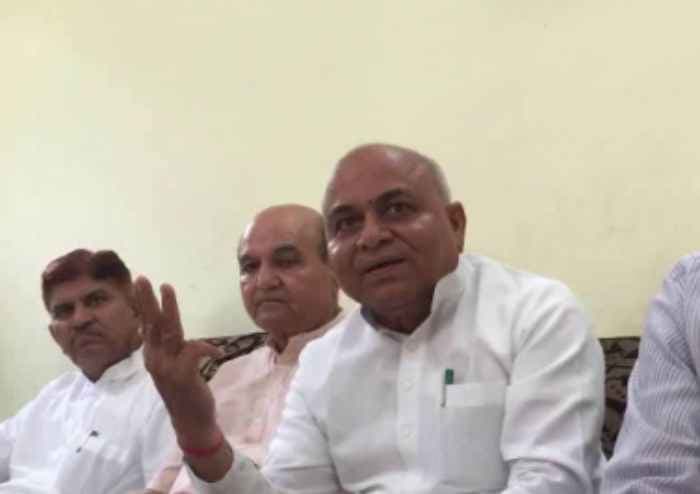 स्पीकर की वोटिंग के पहले विधायकों को फोन कर लालच दे रही बीजेपी : गोविंद सिंह