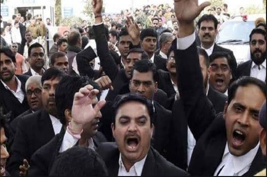 अब बिना परमिशन के मध्यप्रदेश में हड़ताल नही कर पाएंगें वकील
